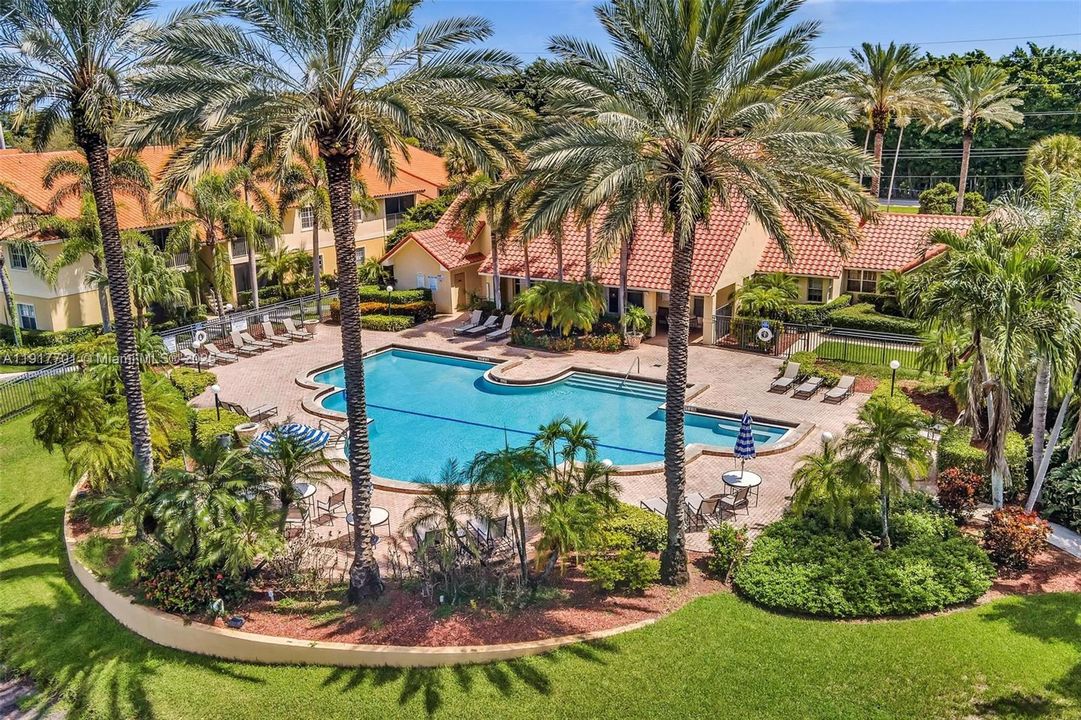 For Sale: $239,900 (2 beds, 1 baths, 903 Square Feet)