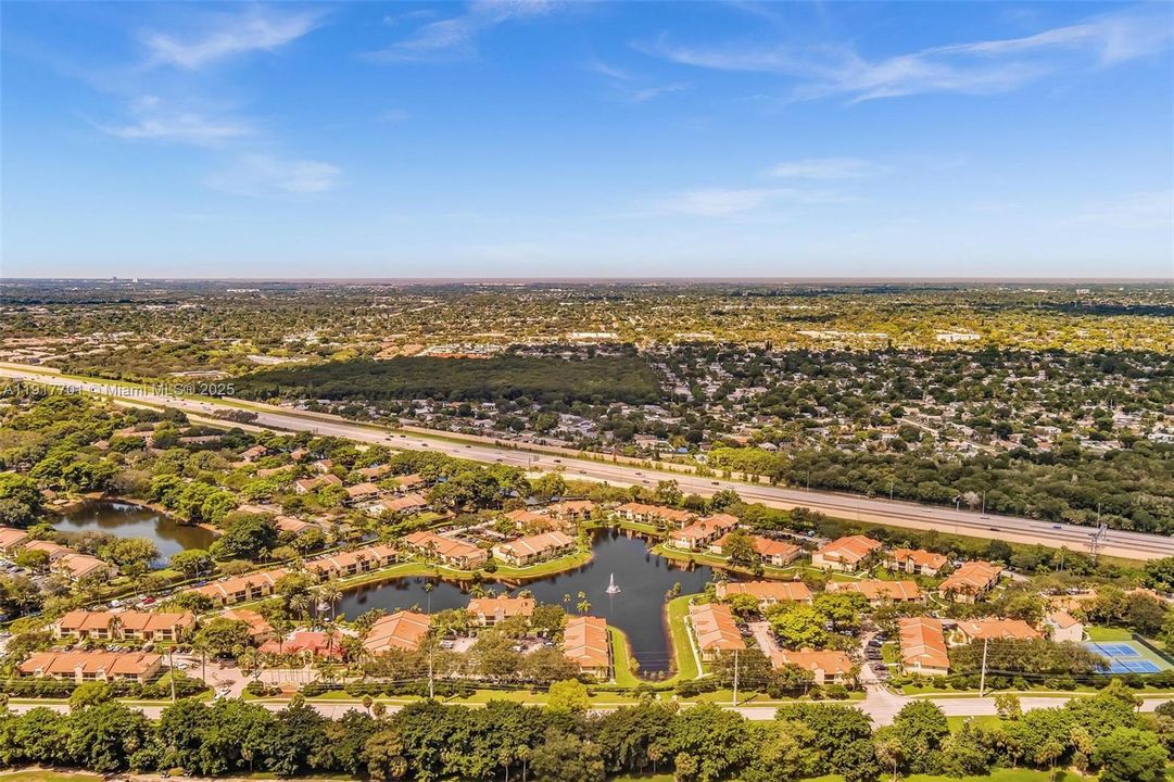 For Sale: $239,900 (2 beds, 1 baths, 903 Square Feet)