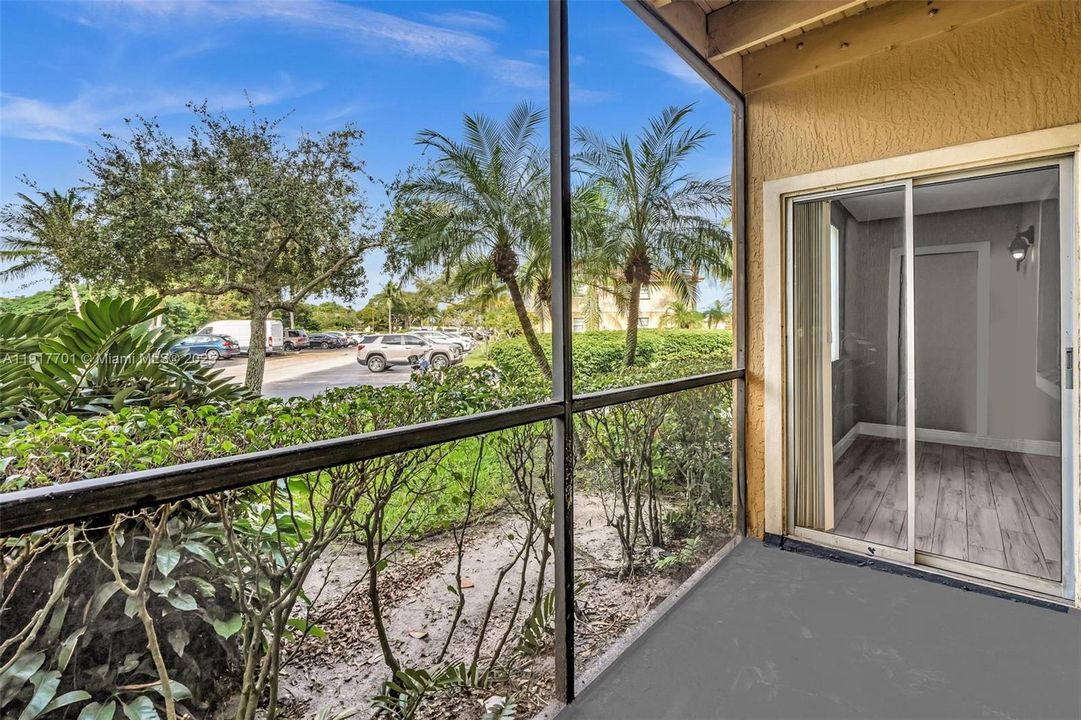 For Sale: $239,900 (2 beds, 1 baths, 903 Square Feet)