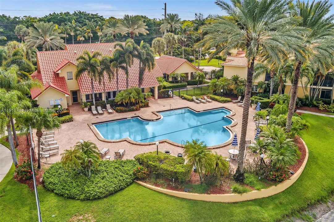 For Sale: $239,900 (2 beds, 1 baths, 903 Square Feet)