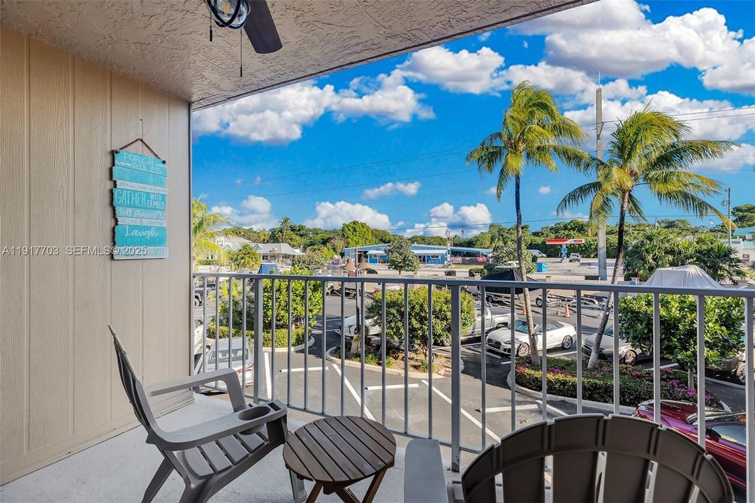 待售: $290,000 (0 贝兹, 1 浴室, 398 平方英尺)