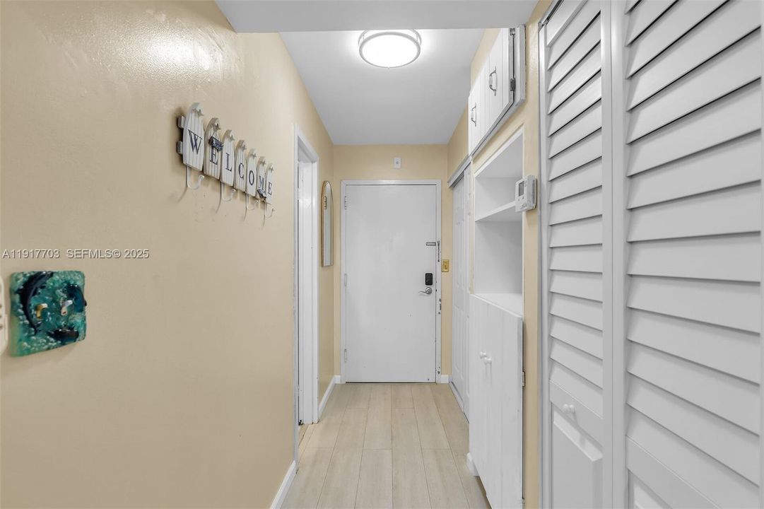 待售: $290,000 (0 贝兹, 1 浴室, 398 平方英尺)