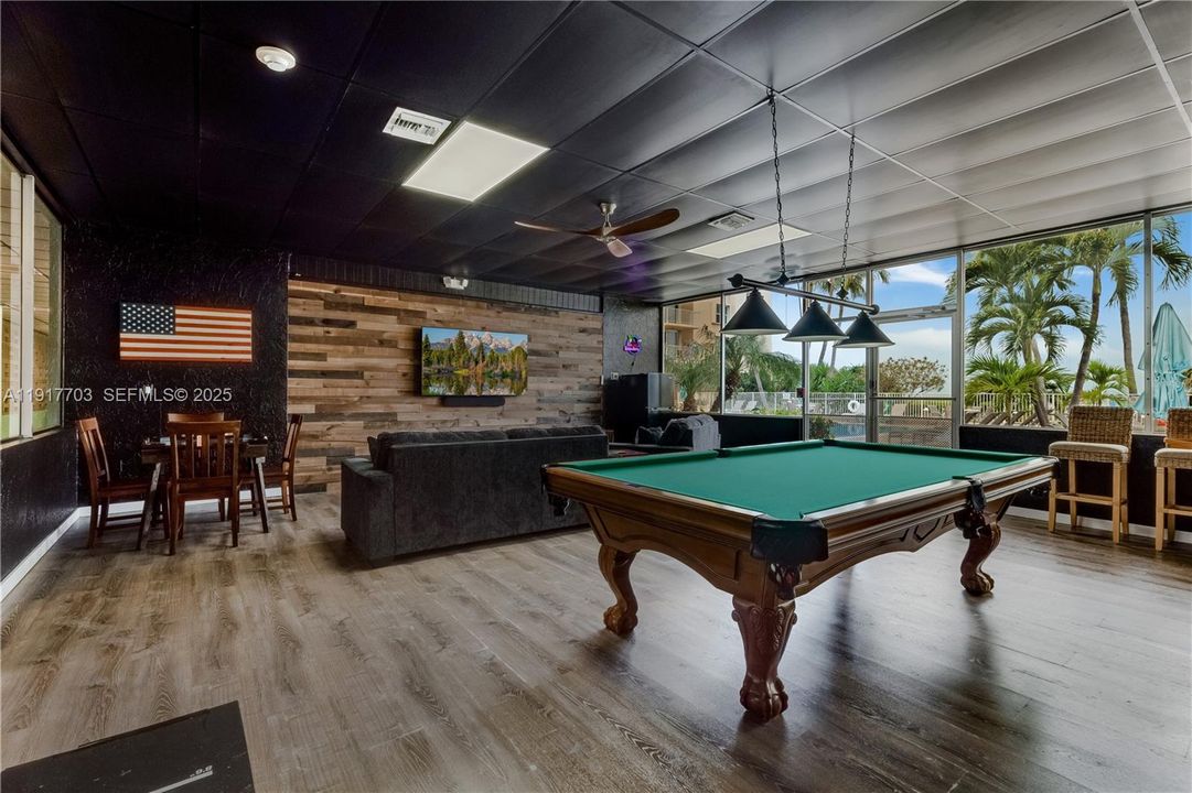 待售: $290,000 (0 贝兹, 1 浴室, 398 平方英尺)