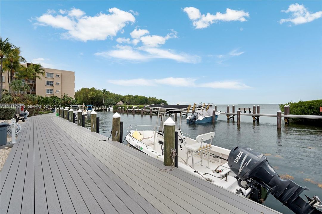 待售: $290,000 (0 贝兹, 1 浴室, 398 平方英尺)