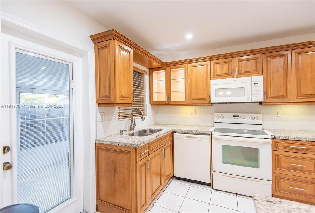 待售: $635,000 (0 贝兹, 0 浴室, 1529 平方英尺)