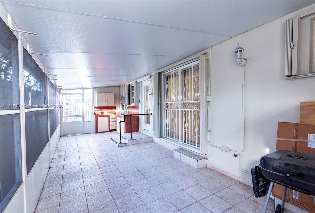 待售: $635,000 (0 贝兹, 0 浴室, 1529 平方英尺)