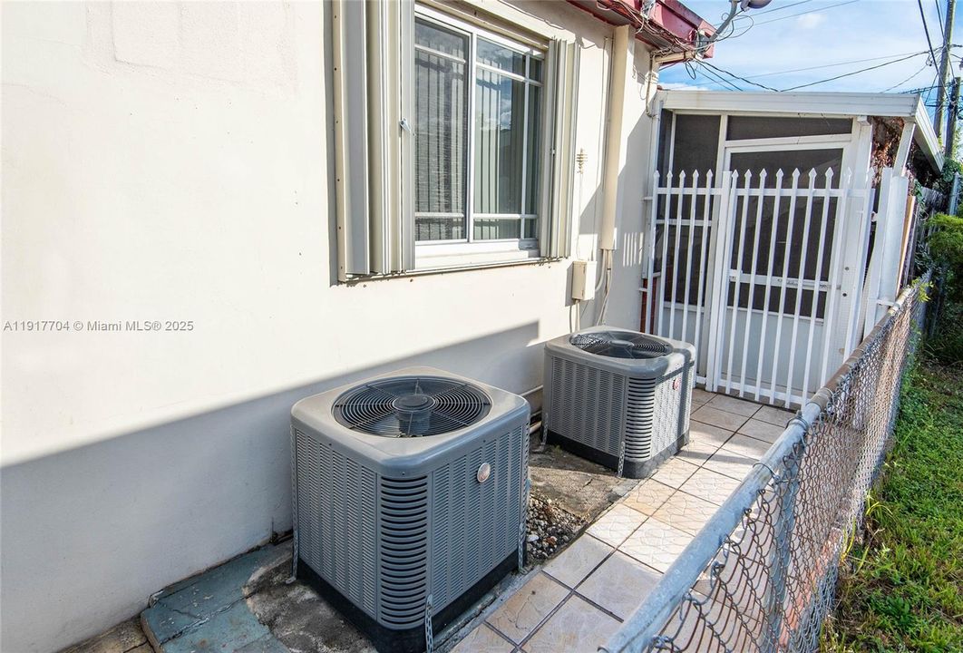 待售: $635,000 (0 贝兹, 0 浴室, 1529 平方英尺)