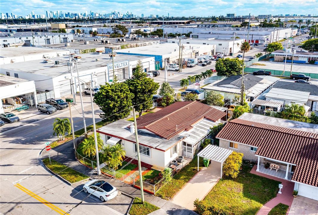 待售: $635,000 (0 贝兹, 0 浴室, 1529 平方英尺)