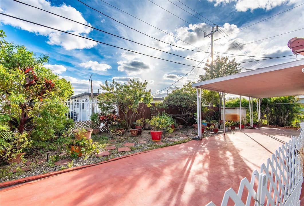 待售: $635,000 (0 贝兹, 0 浴室, 1529 平方英尺)