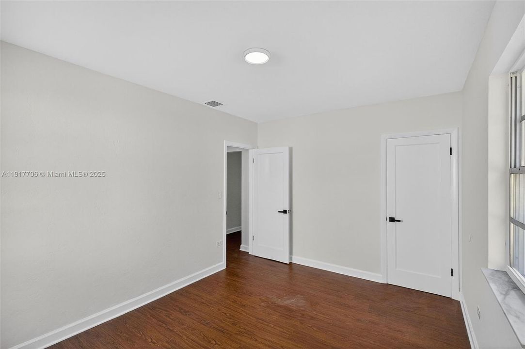 Active With Contract: $649,000 (3 beds, 3 baths, 1555 Square Feet)