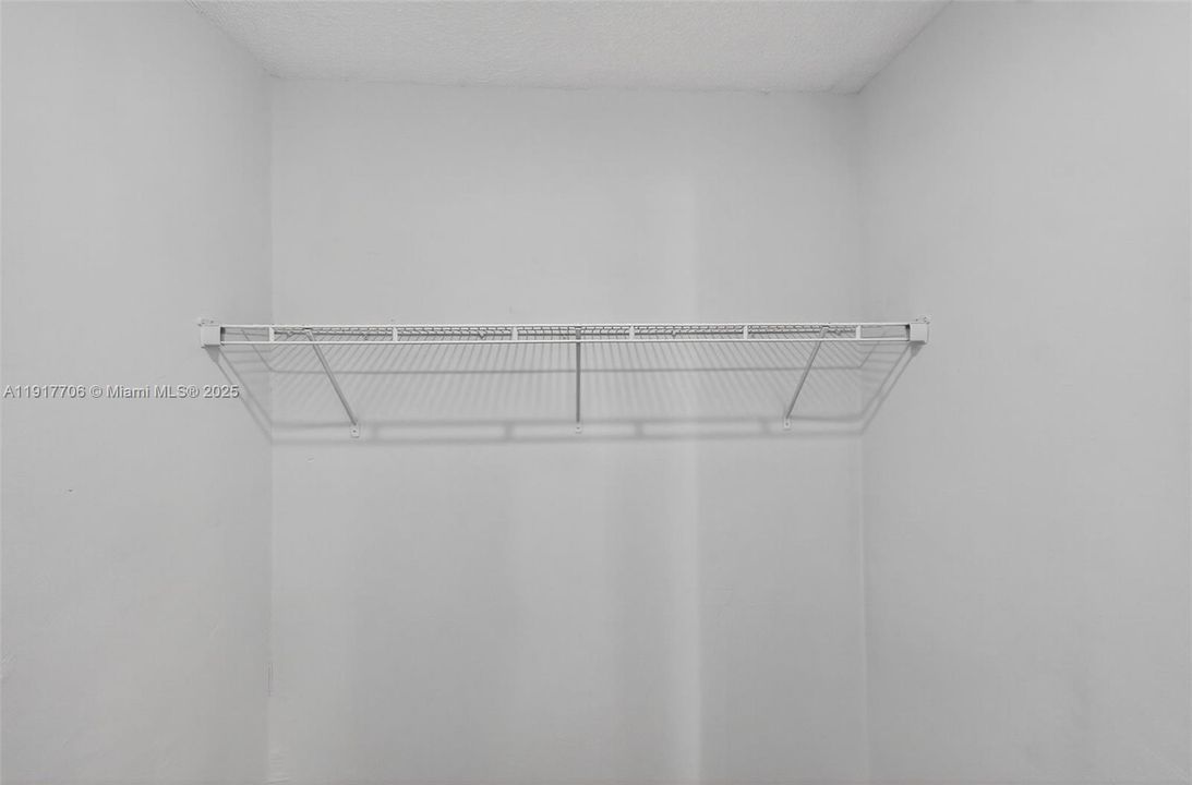 Active With Contract: $649,000 (3 beds, 3 baths, 1555 Square Feet)