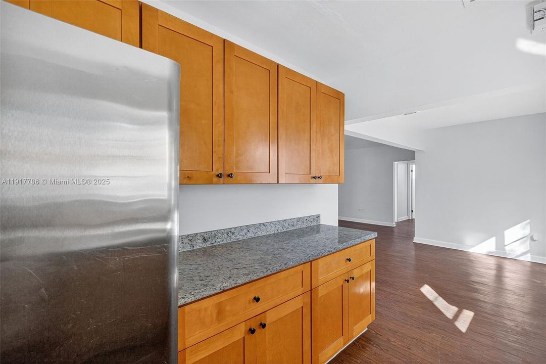 Active With Contract: $649,000 (3 beds, 3 baths, 1555 Square Feet)