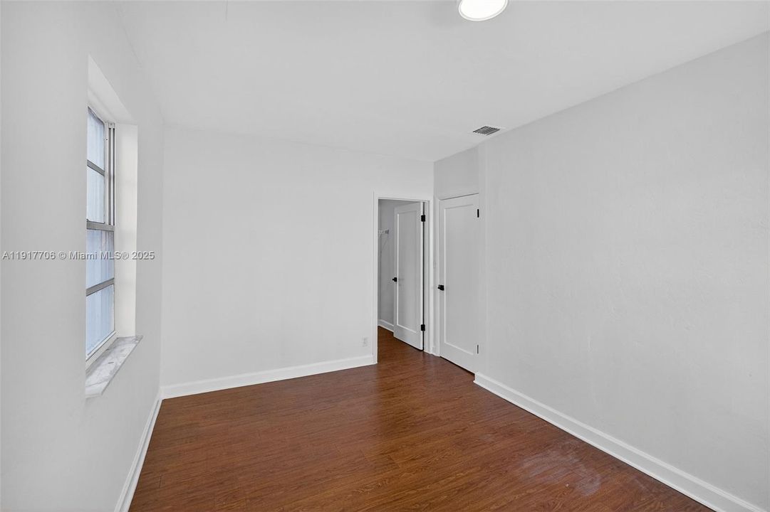 Active With Contract: $649,000 (3 beds, 3 baths, 1555 Square Feet)