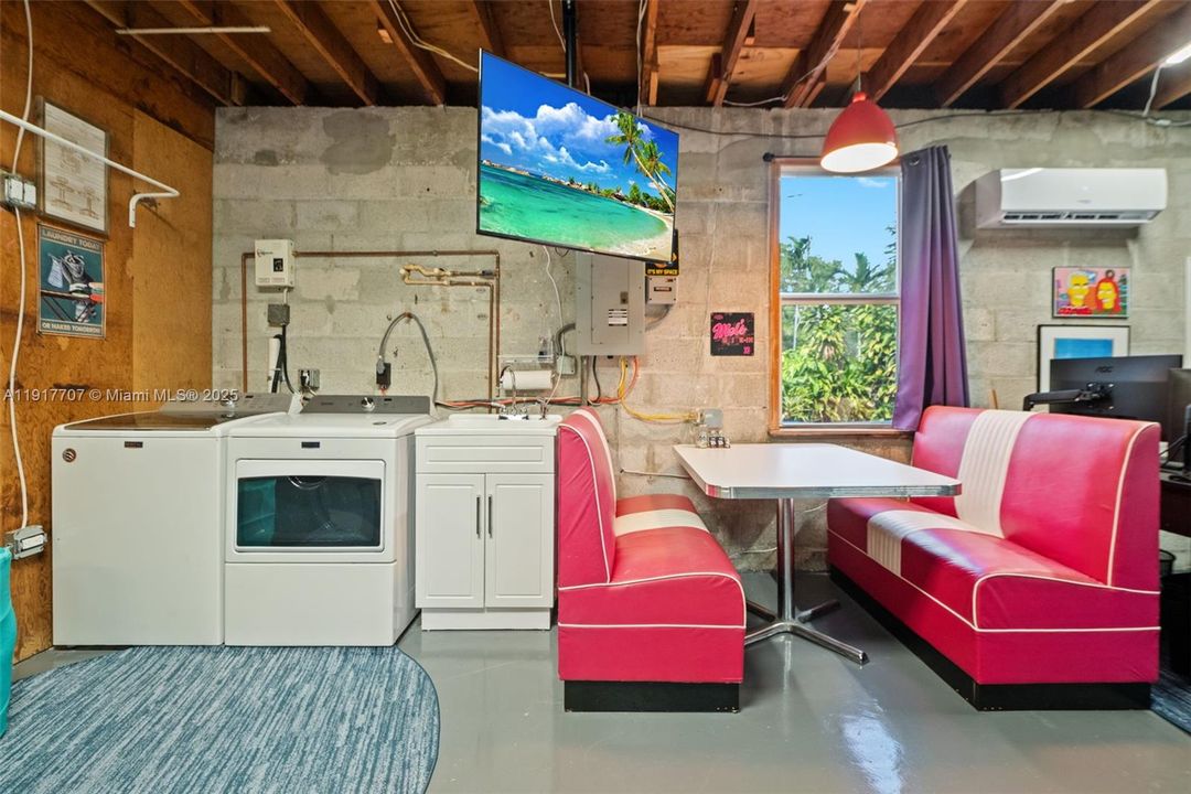 En Venta: $799,000 (3 camas, 2 baños, 1734 Pies cuadrados)