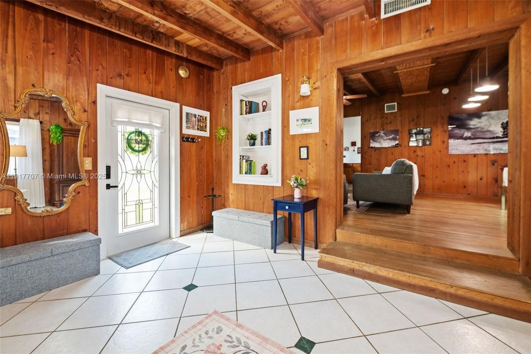 En Venta: $799,000 (3 camas, 2 baños, 1734 Pies cuadrados)