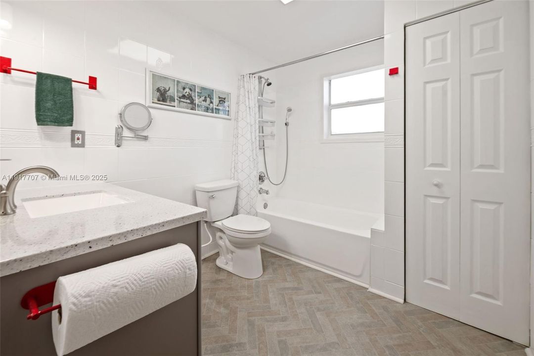 En Venta: $799,000 (3 camas, 2 baños, 1734 Pies cuadrados)