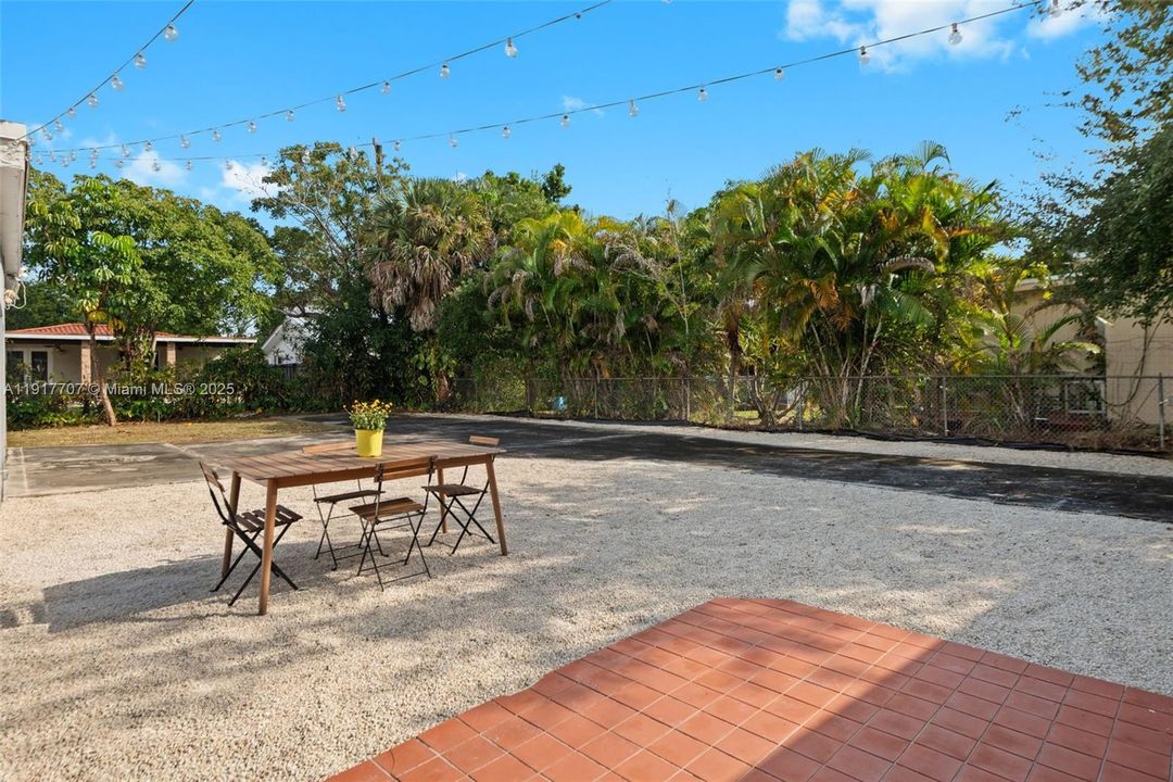 En Venta: $799,000 (3 camas, 2 baños, 1734 Pies cuadrados)