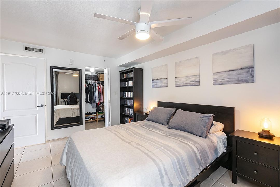 合同活跃: $2,400 (1 贝兹, 1 浴室, 710 平方英尺)