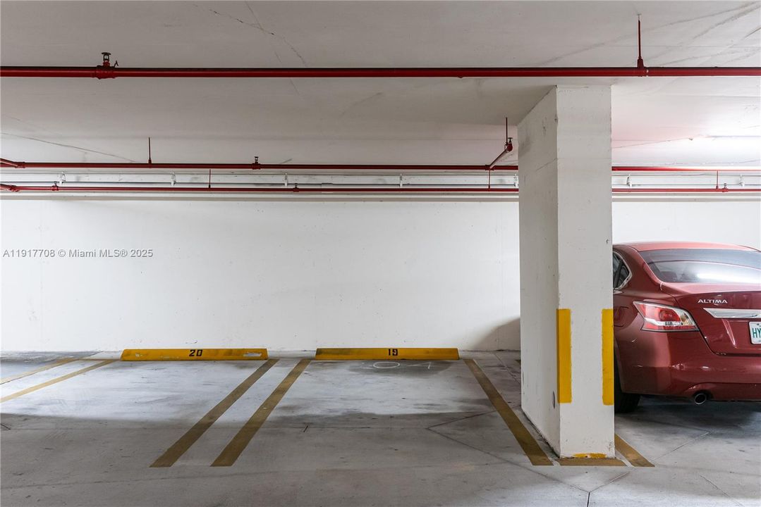 合同活跃: $2,400 (1 贝兹, 1 浴室, 710 平方英尺)