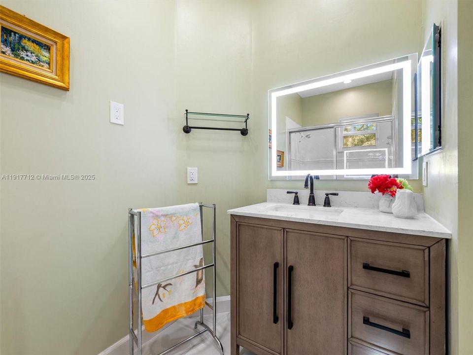 На продажу: $435,000 (2 спален, 2 ванн, 1281 Квадратных фут)