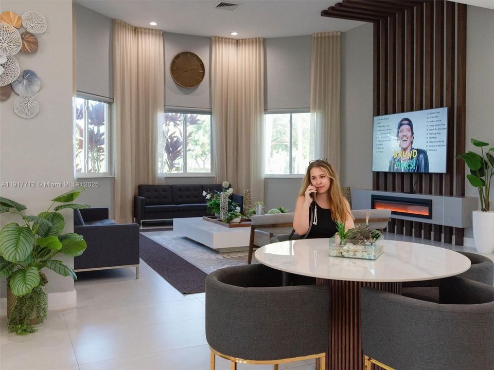 На продажу: $435,000 (2 спален, 2 ванн, 1281 Квадратных фут)