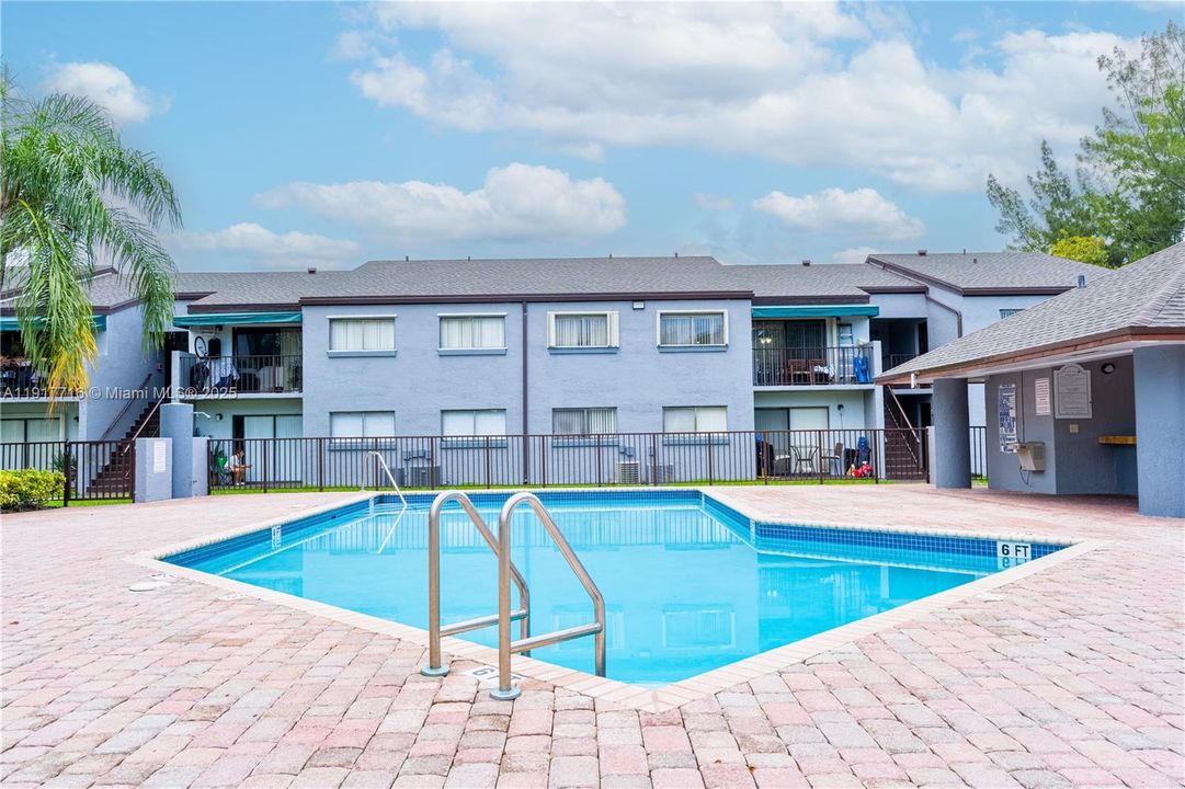 For Rent: $2,100 (2 beds, 1 baths, 784 Square Feet)