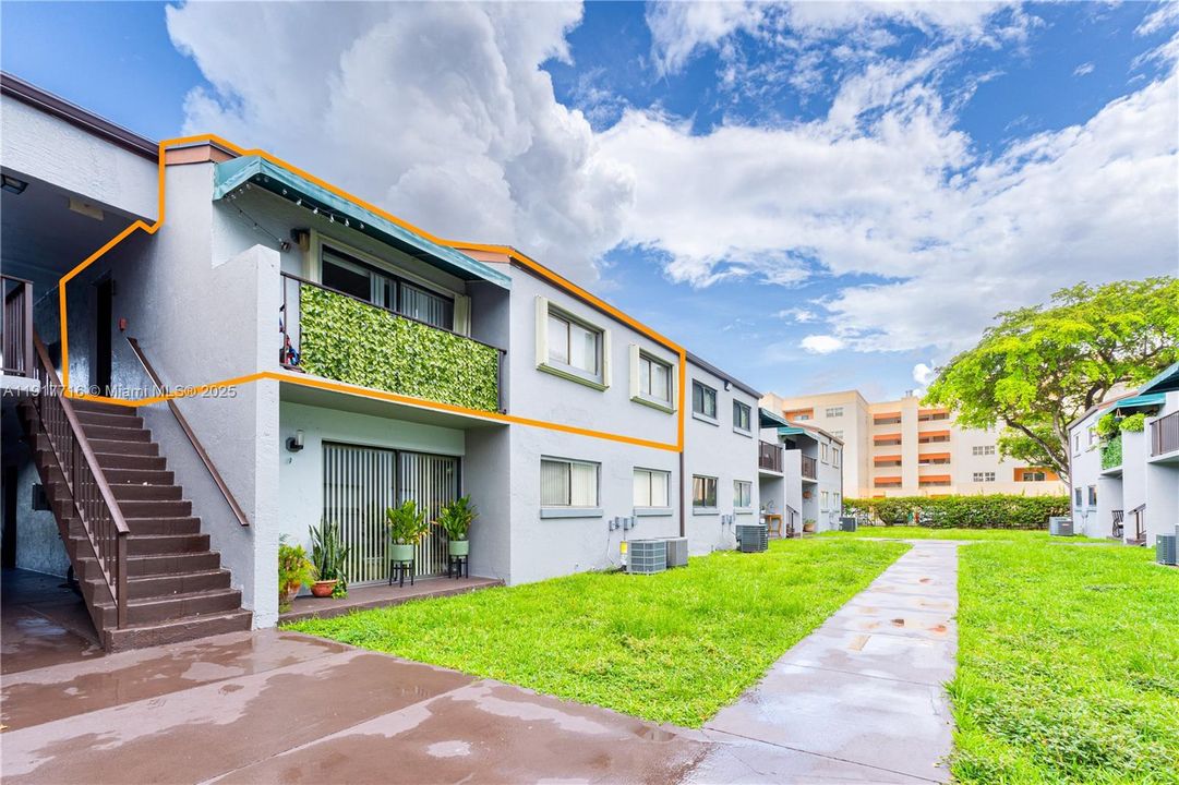 For Rent: $2,100 (2 beds, 1 baths, 784 Square Feet)