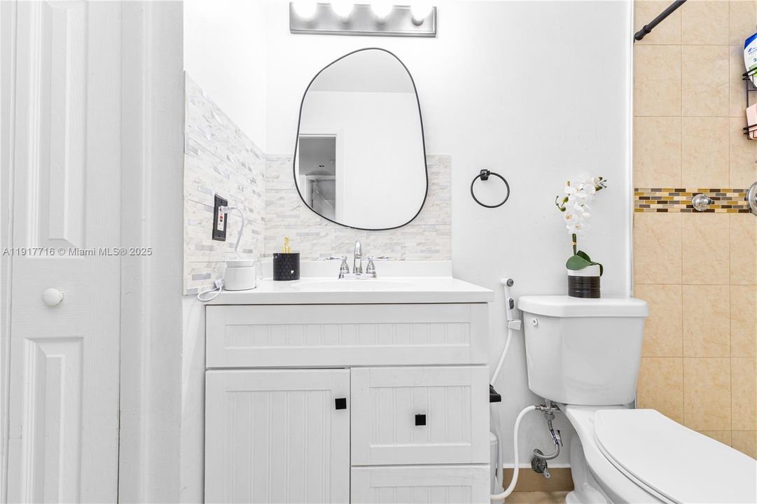 For Rent: $2,100 (2 beds, 1 baths, 784 Square Feet)