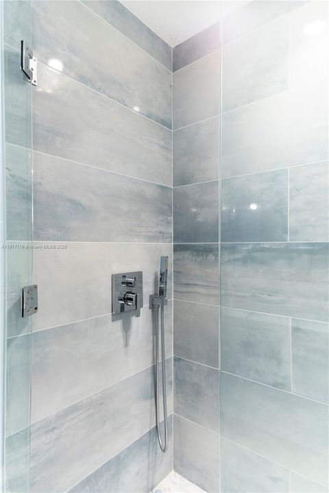 待售: $295,000 (1 贝兹, 1 浴室, 0 平方英尺)