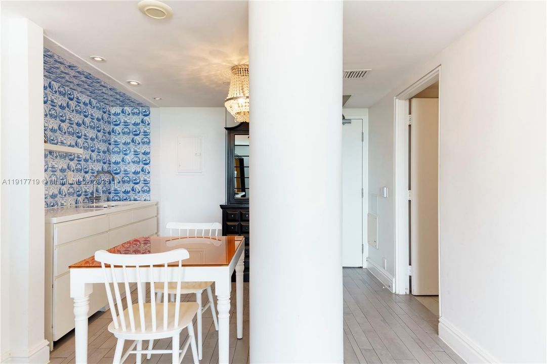 待售: $295,000 (1 贝兹, 1 浴室, 0 平方英尺)