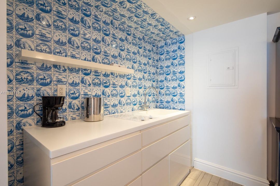 待售: $295,000 (1 贝兹, 1 浴室, 0 平方英尺)