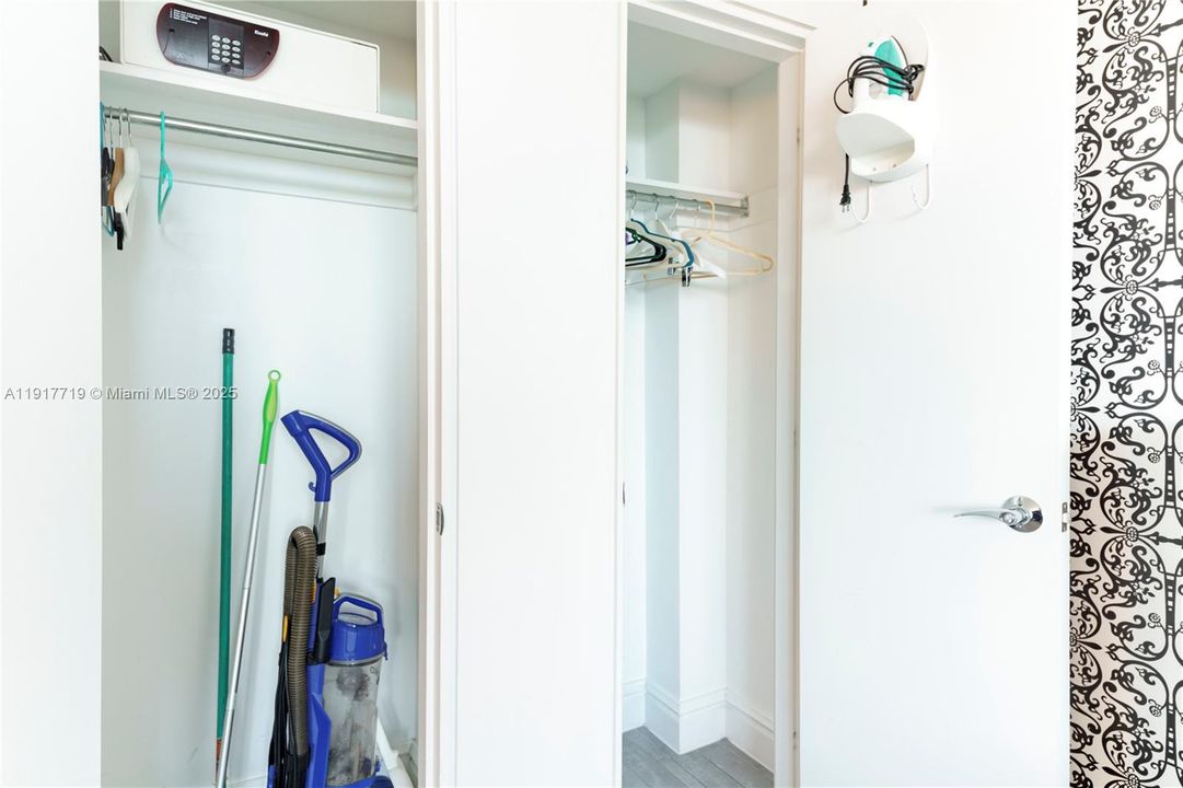 待售: $295,000 (1 贝兹, 1 浴室, 0 平方英尺)