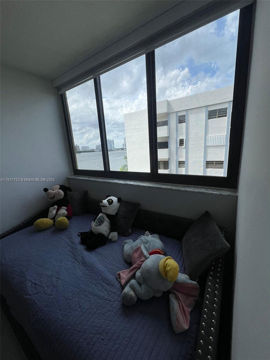 待售: $525,000 (2 贝兹, 2 浴室, 1217 平方英尺)