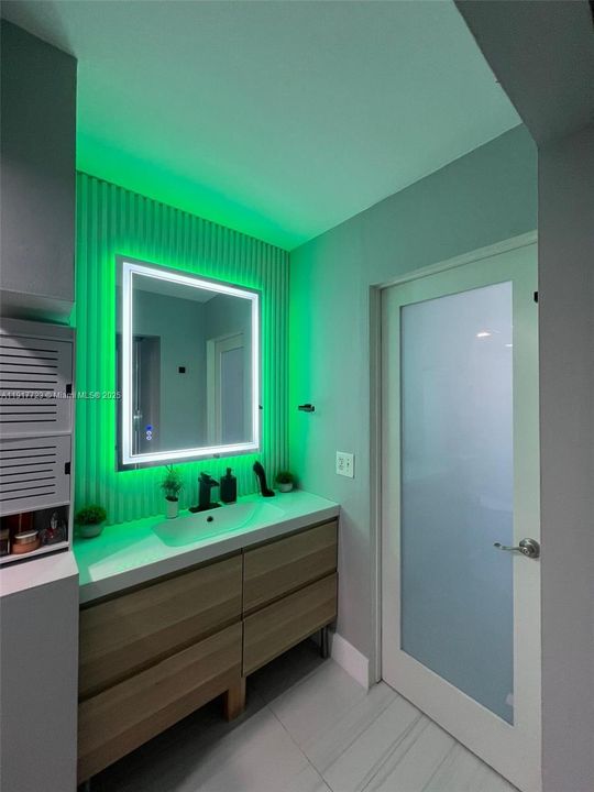 待售: $525,000 (2 贝兹, 2 浴室, 1217 平方英尺)