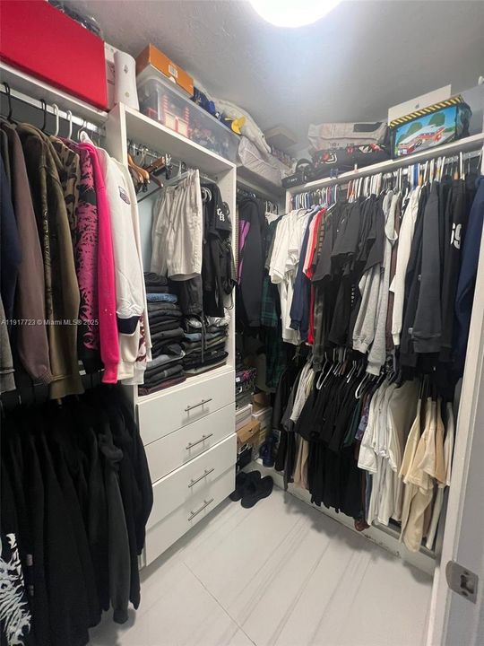 待售: $525,000 (2 贝兹, 2 浴室, 1217 平方英尺)