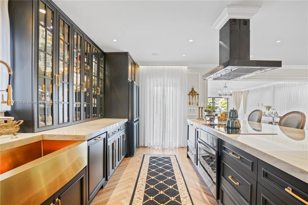 En Renta: $23,000 (5 camas, 3 baños, 2690 Pies cuadrados)