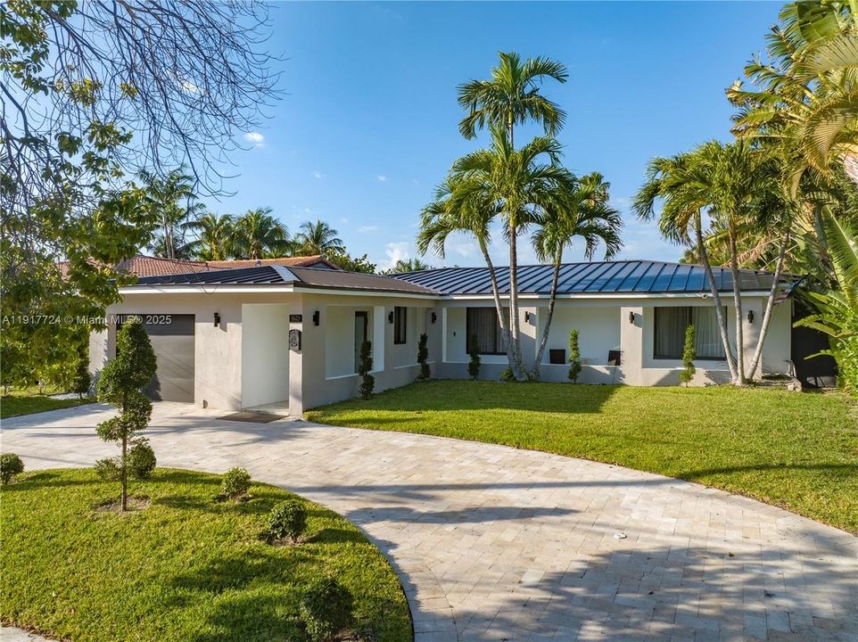 En Renta: $23,000 (5 camas, 3 baños, 2690 Pies cuadrados)