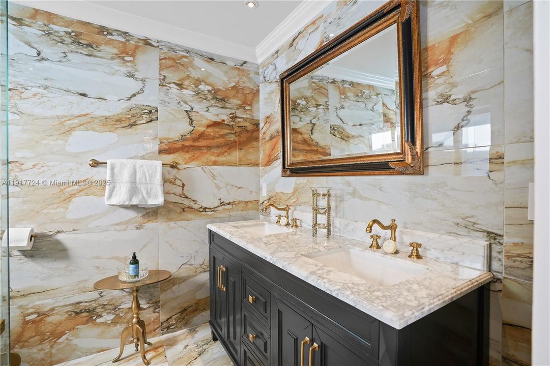 En Renta: $23,000 (5 camas, 3 baños, 2690 Pies cuadrados)