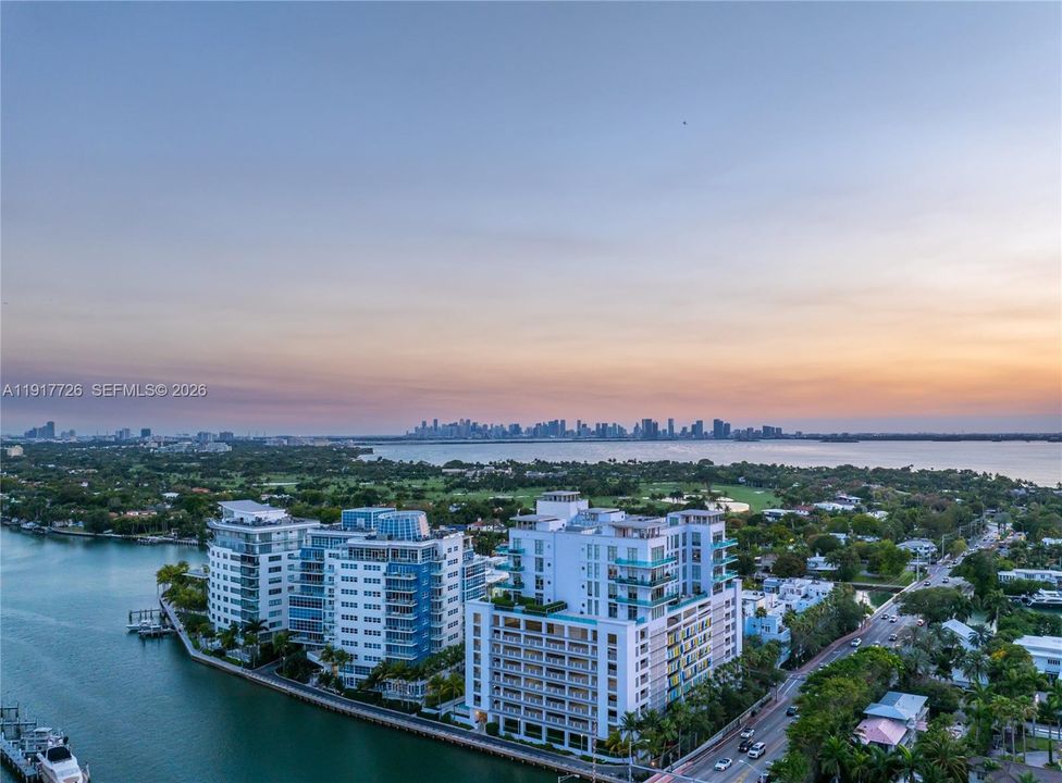 En Venta: $4,499,000 (3 camas, 3 baños, 3211 Pies cuadrados)