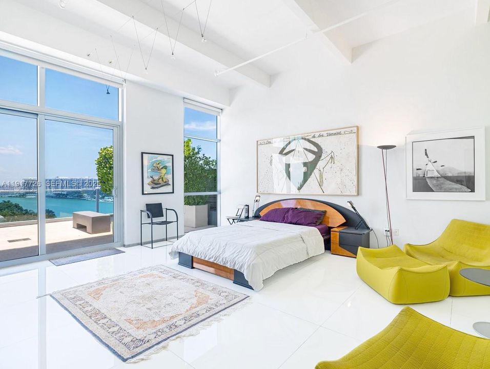 For Sale: $4,600,000 (3 beds, 3 baths, 3211 Square Feet)