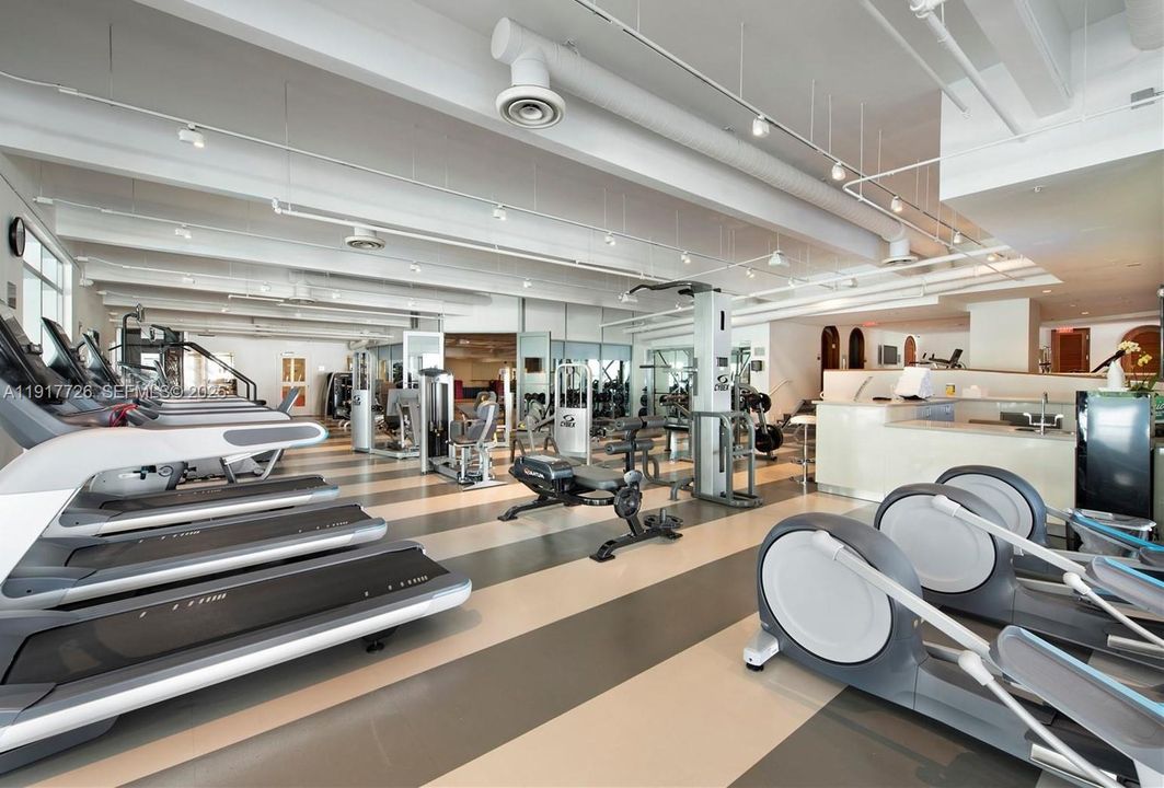 For Sale: $4,600,000 (3 beds, 3 baths, 3211 Square Feet)