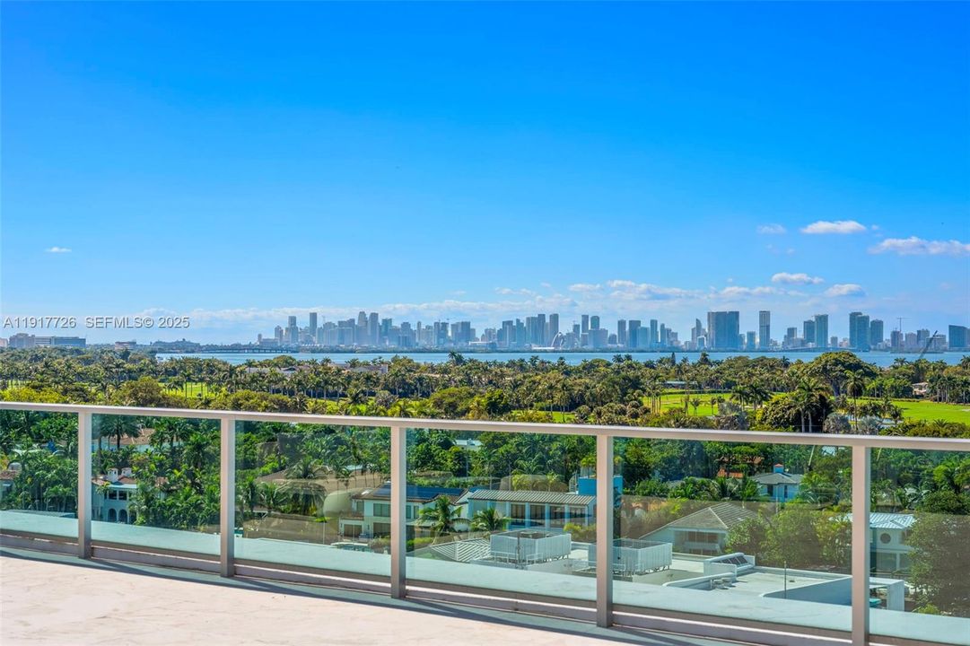 For Sale: $4,600,000 (3 beds, 3 baths, 3211 Square Feet)