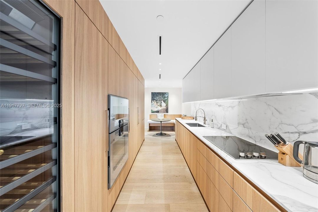 出租: $30,000 (2 贝兹, 2 浴室, 2530 平方英尺)