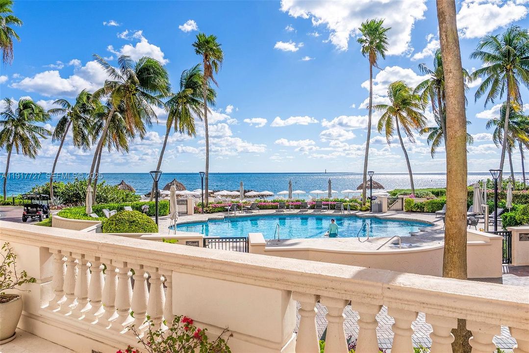 出租: $30,000 (2 贝兹, 2 浴室, 2530 平方英尺)