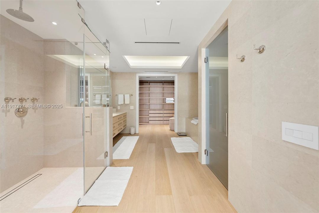 出租: $30,000 (2 贝兹, 2 浴室, 2530 平方英尺)