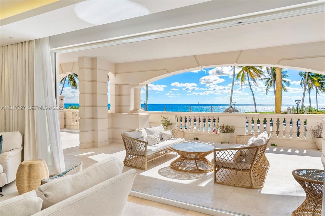 出租: $30,000 (2 贝兹, 2 浴室, 2530 平方英尺)