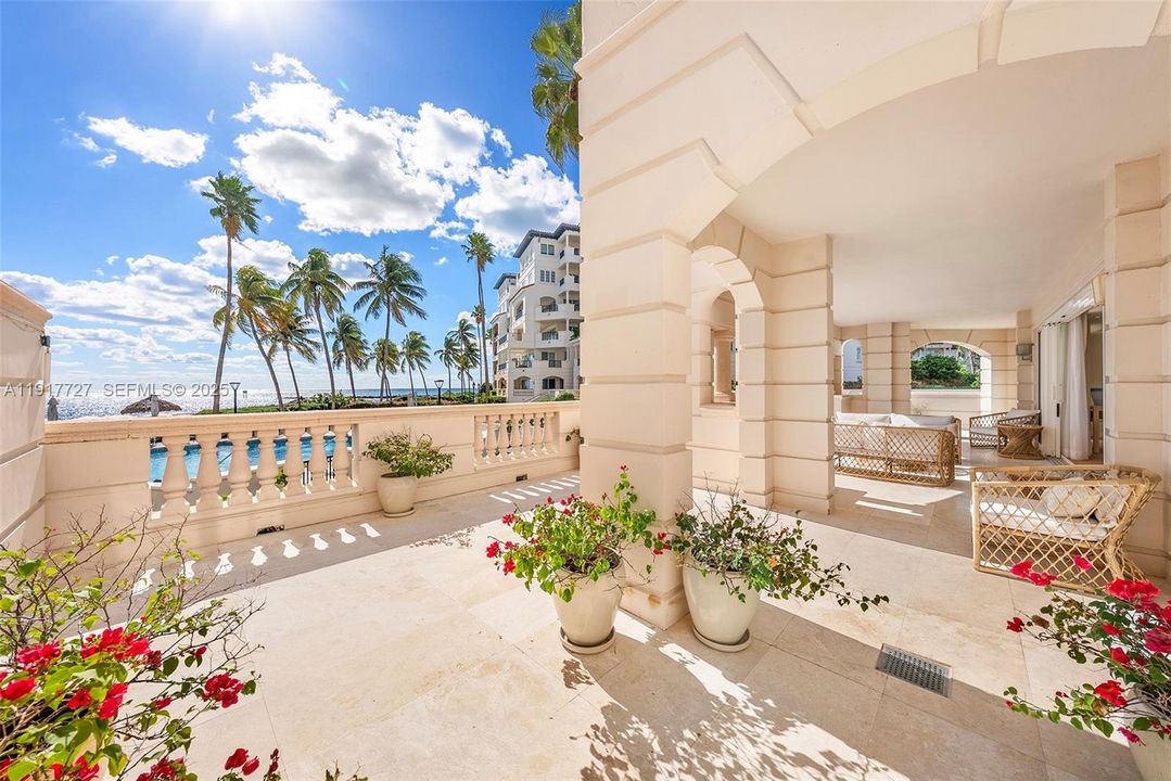 出租: $30,000 (2 贝兹, 2 浴室, 2530 平方英尺)