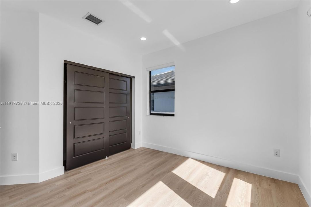 For Rent: $4,999 (4 beds, 3 baths, 2597 Square Feet)