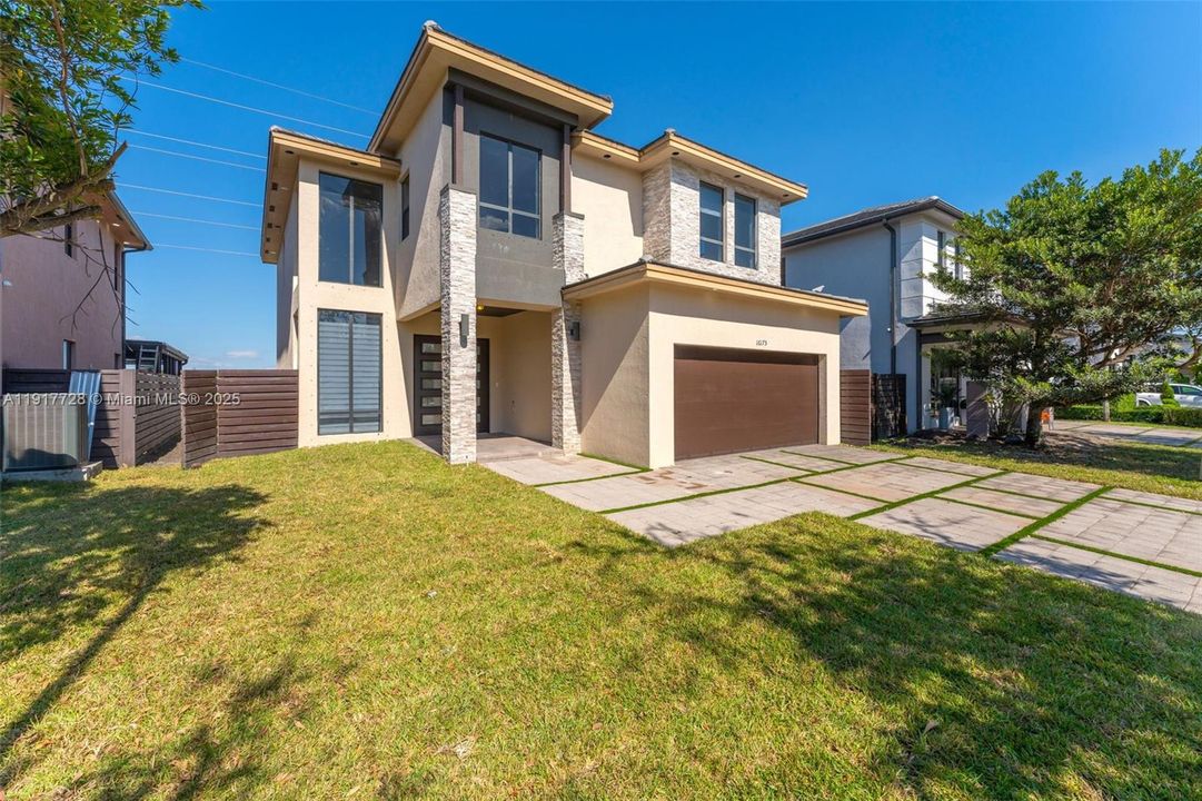 For Rent: $4,999 (4 beds, 3 baths, 2597 Square Feet)