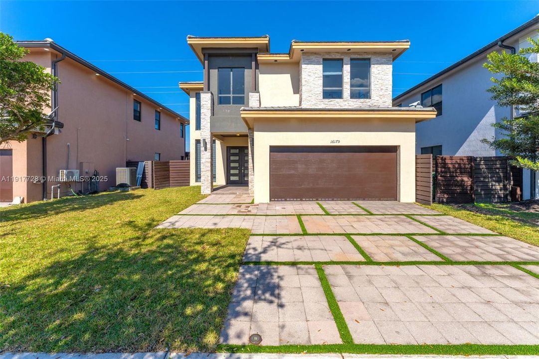 For Rent: $4,999 (4 beds, 3 baths, 2597 Square Feet)